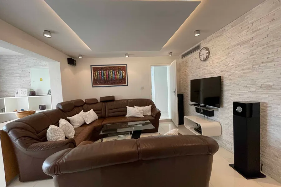 Large Apartment